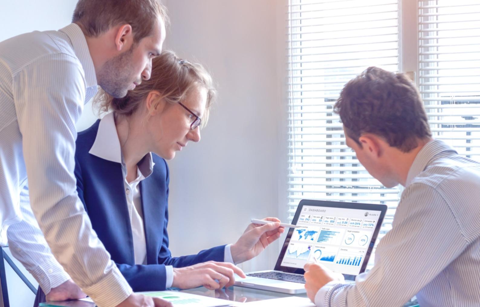 Documentos financieros organizados de manera comprensible