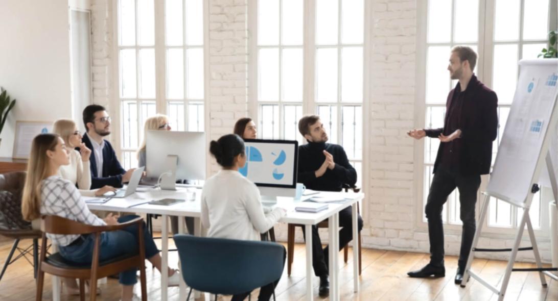 Espacio profesional donde se analizan situaciones financieras complejas con atención personalizada